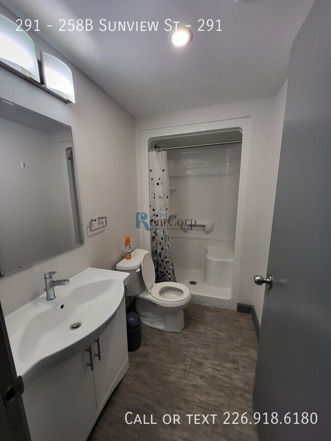 Building Photo - 258B-258B Sunview St