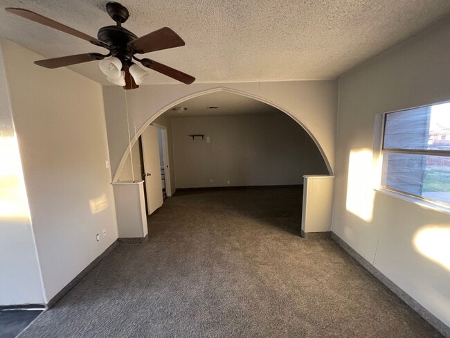 Foto del edificio - 3 bedroom, 3 bath