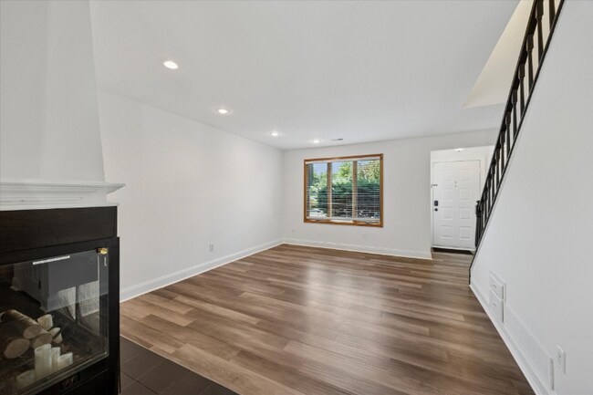 Foto del edificio - 128 Granite Hill Ct