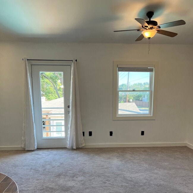 Building Photo - 5746 Velasco Ave