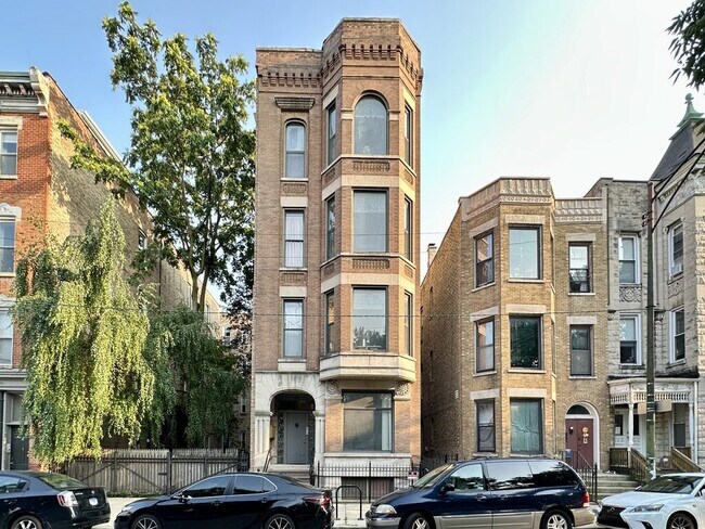 Building Photo - 1407 W Erie St