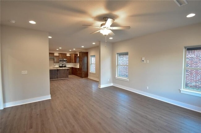 Building Photo - 747 N Malbec Rd