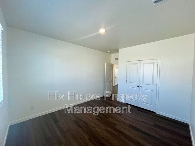 Building Photo - 5001 Abigar St