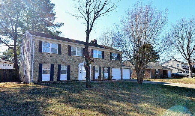 Foto del edificio - 6 Bedrooms-Little Neck Area