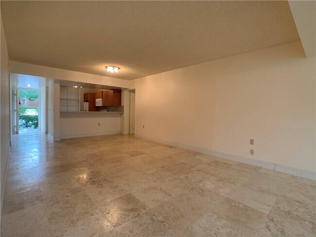 Foto del edificio - 1721 Whitehall Dr