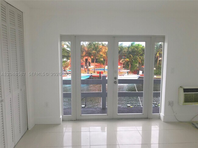 Foto del edificio - 2185 NE 123rd St