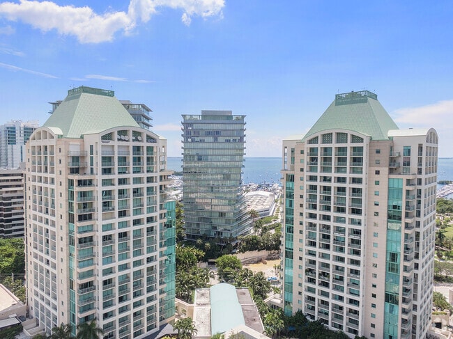 Building Photo - 3350 SW 27th Ave