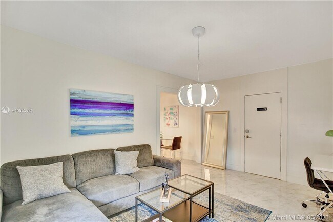 Foto del edificio - 174 NE 47th St