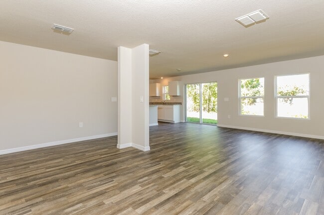 Foto del edificio - 1831 SE Airoso Blvd