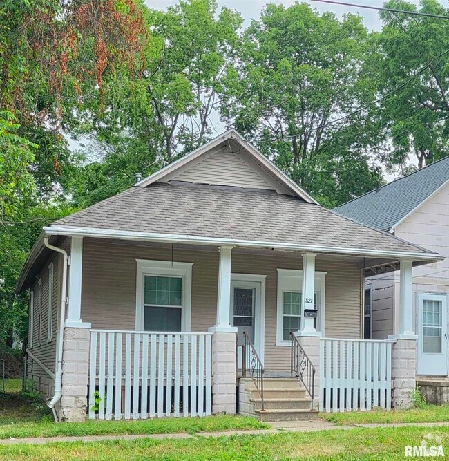 Building Photo - 821 W McClure Ave