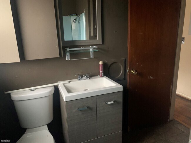 Foto del edificio - 3 br, 1 bath House - 2217 Canniff St