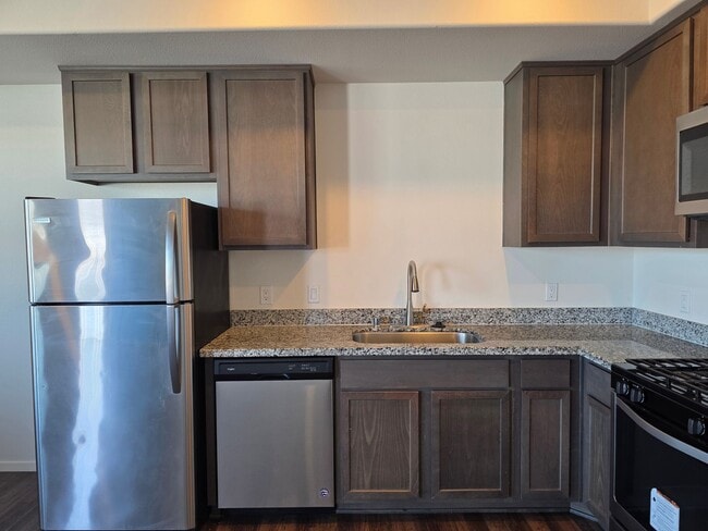 Interior Photo - Mariners Landing