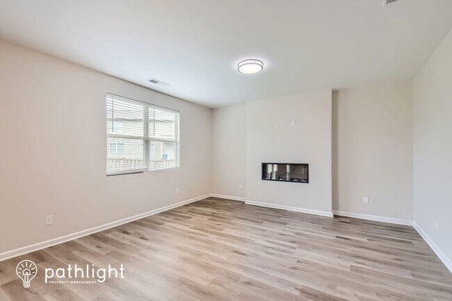 Foto del edificio - 404 Kempton Ct
