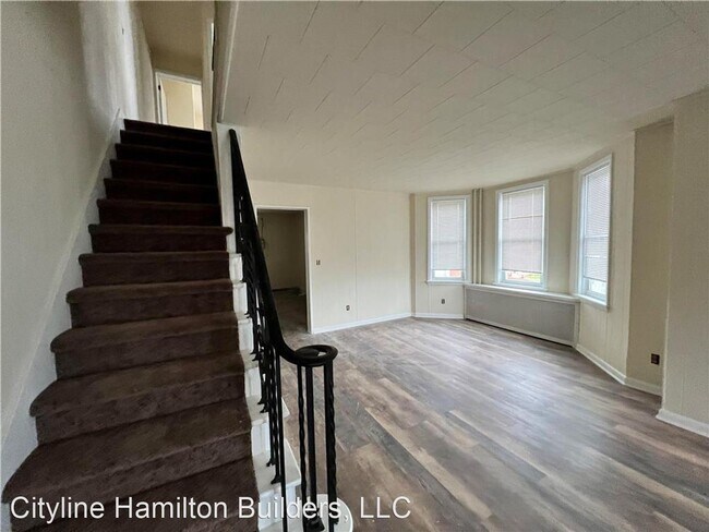 Building Photo - 3 br, 1 bath House - 5411 Hillside Ave
