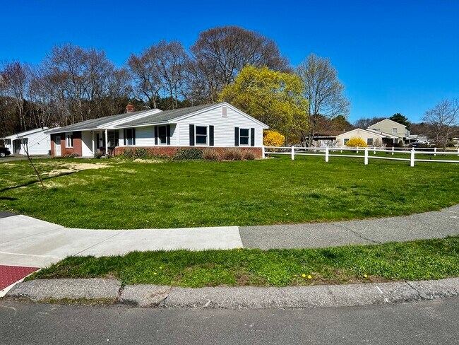 Foto del edificio - 1 Perkins Rd