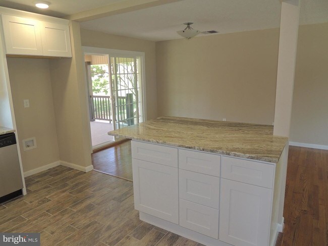 Foto del edificio - 6215 Shepherd Hills Ave