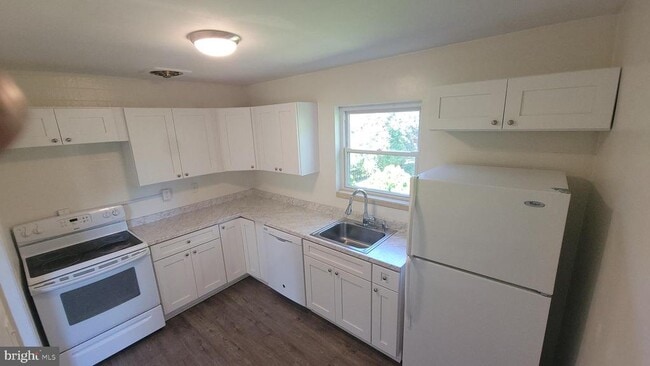 Foto del edificio - 627 Biggs Ave