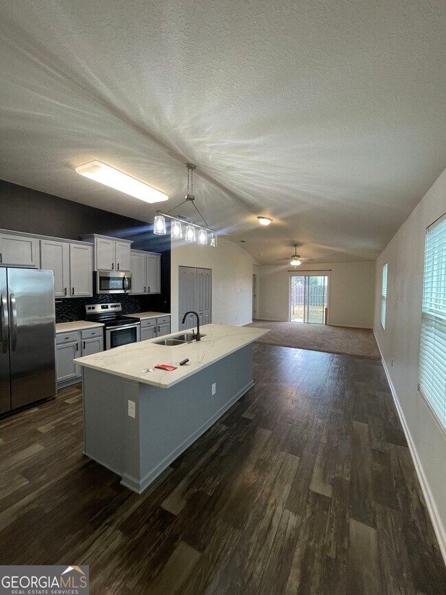 Foto del edificio - 25 Fox Path