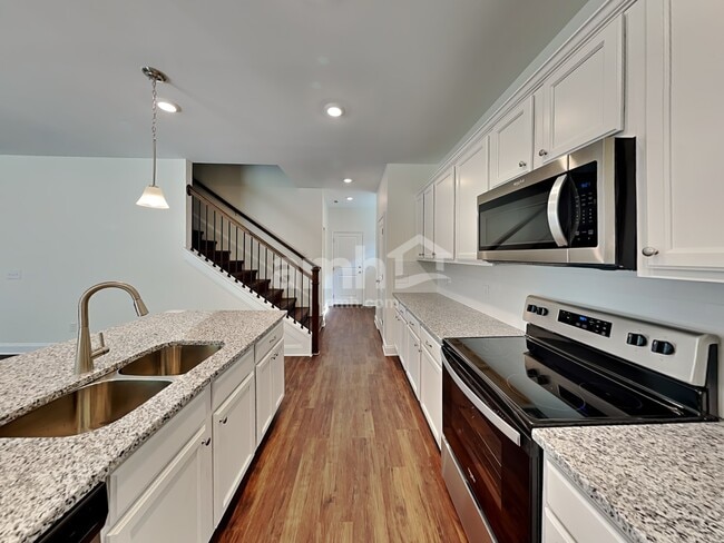 Building Photo - 5904 Hagar Vly Dr