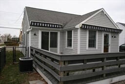 Building Photo - 148 Samoset Ave