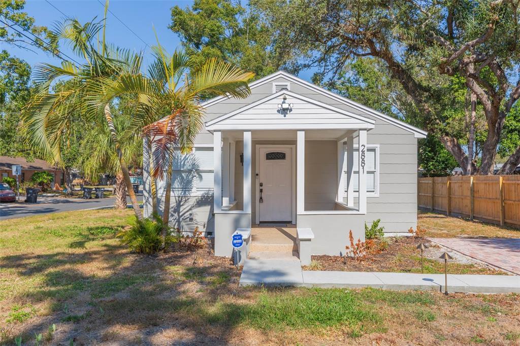 Foto principal - 2881 61st Ave N