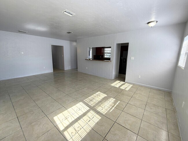 Foto del edificio - 1711 NW 135th St