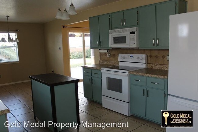 Building Photo - 5310 Gunnison Dr