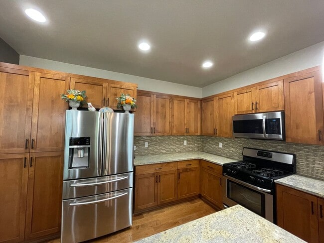 Building Photo - 4Bd/2.5Ba Storybook Home in Beaverton with...