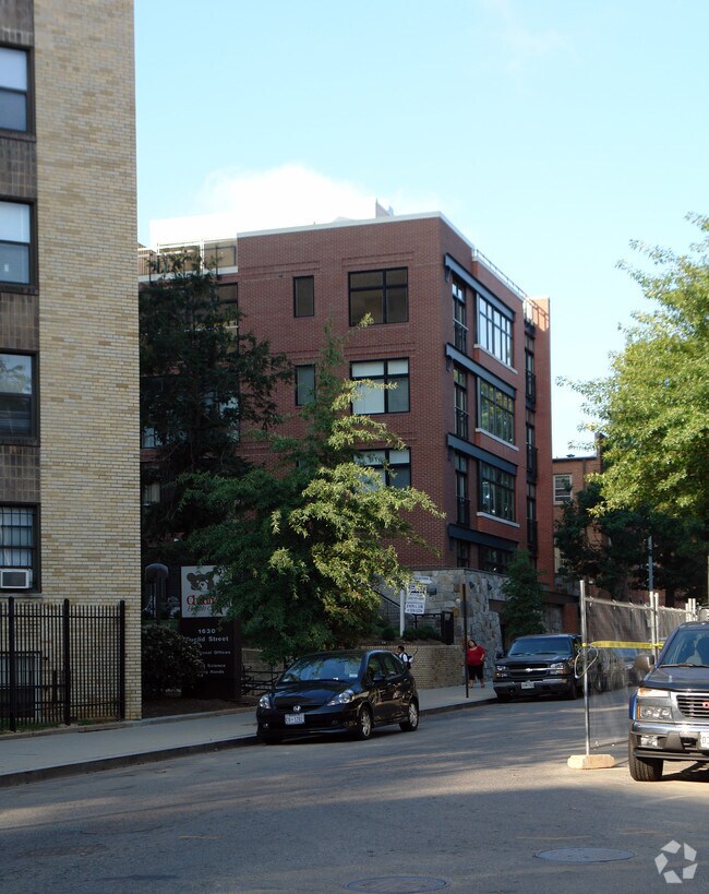 Foto del edificio - 1654 Euclid St NW