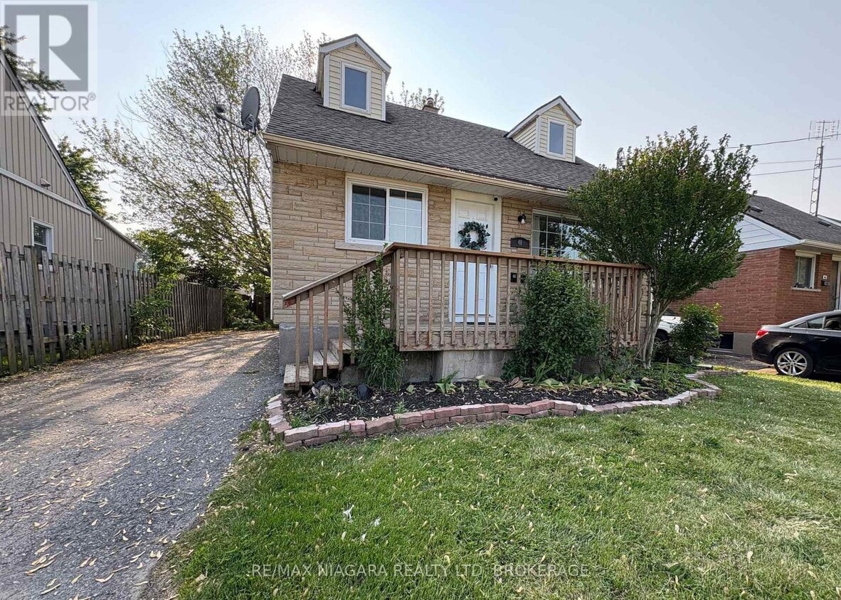 Primary Photo - 48 Douglas St