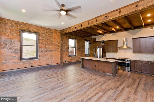 Building Photo - 160 N Loudoun St