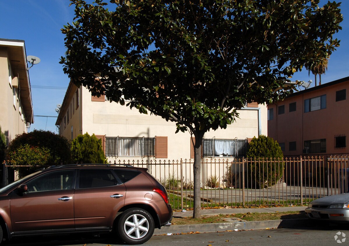 Primary Photo - 5747 La Mirada Ave