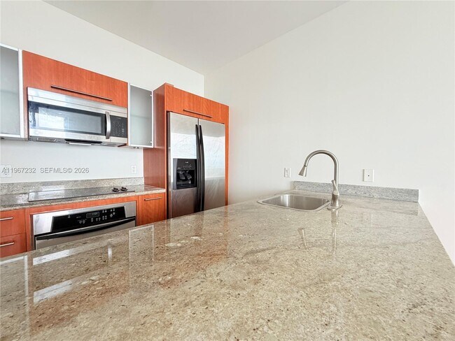Foto del edificio - 185 SW 7th St