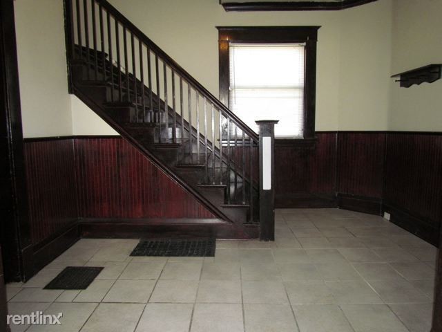 Building Photo - 347 Spencer St NE