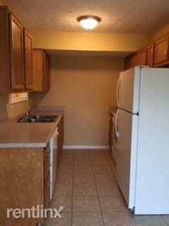 Building Photo - 3 br, 2 bath Duplex - 553B Carlton Dr 553B...