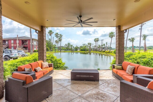 Harbour Park Apartments for Rent with a Walk-In Closet - League City ... - Penthouse For Rent League City Downtown
