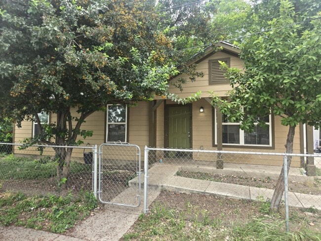Photo - 509 S Trinity St House