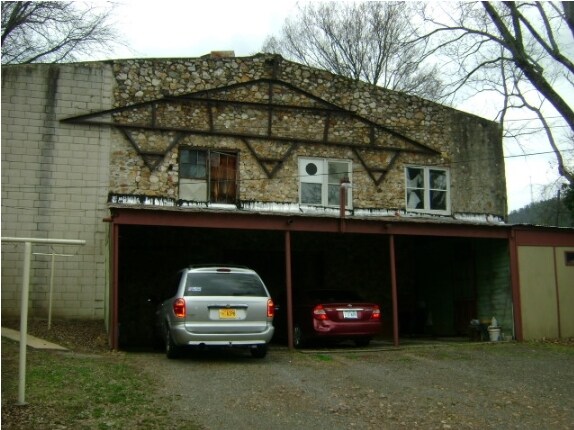 Building Photo - 726 South Ave