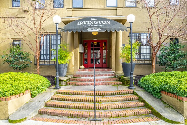 Entrada - Residential Condominiums