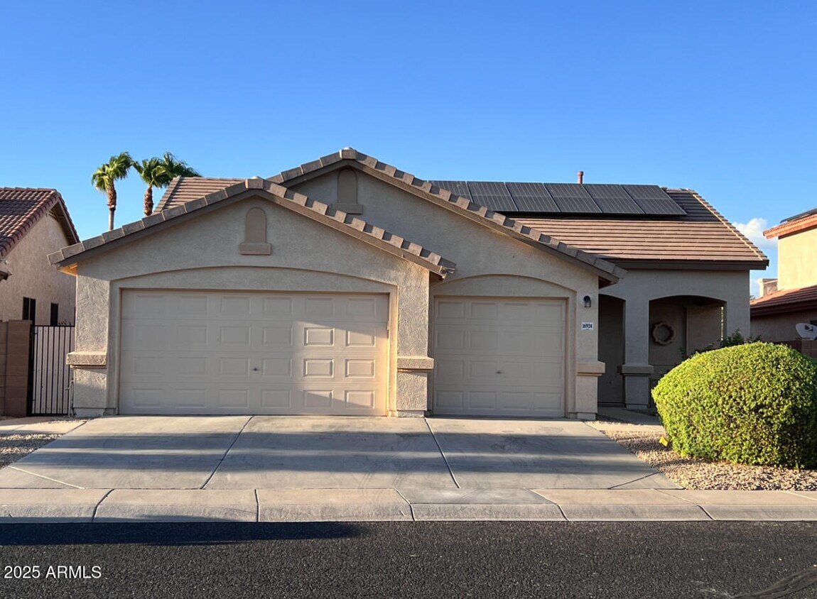 Primary Photo - 16924 W Northampton Rd