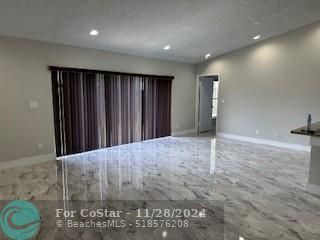 Foto del edificio - 5909 Woodland Point Pl