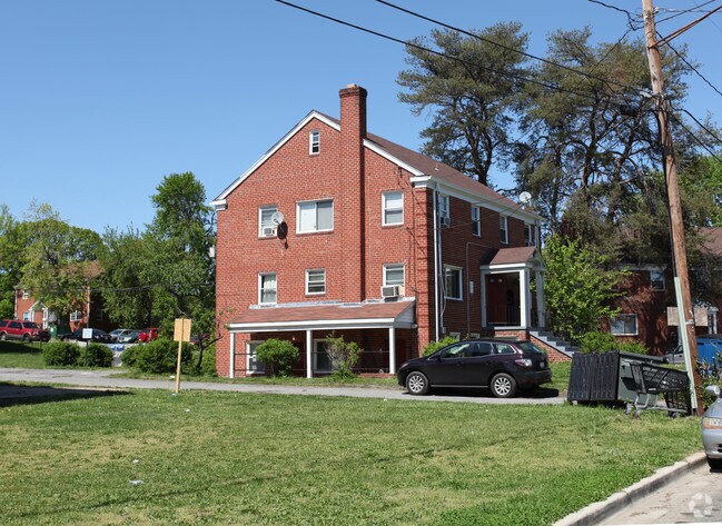Foto del edificio - 6811 Red Top Rd