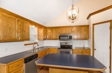 Foto del edificio - 419 Wildflower Ln