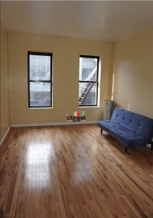 Building Photo - 321 W 42nd St