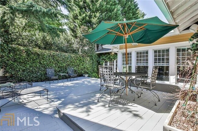 Foto del edificio - 207 Westminster Drive Northeast