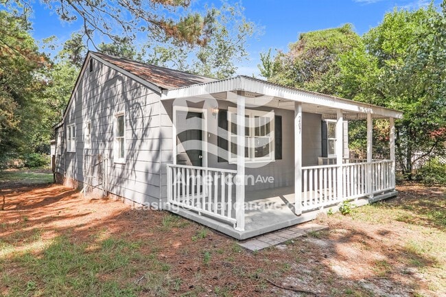 Building Photo - 207 Branham St