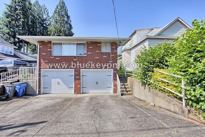 Foto principal - 1 Bed, 1 Bath Apartment with Yard and 1 Ca...