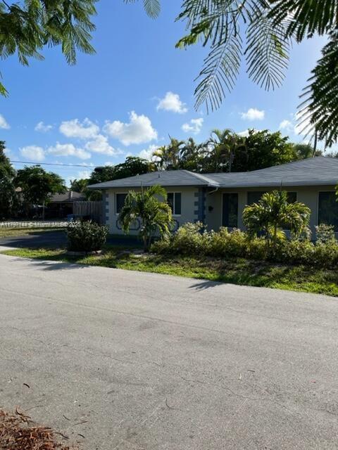 Foto principal - 3351 NE 17th Ave