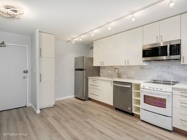 Foto del edificio - 3100 N Lake Shore Dr