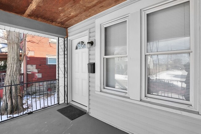 Building Photo - 816-818-818 Wager St